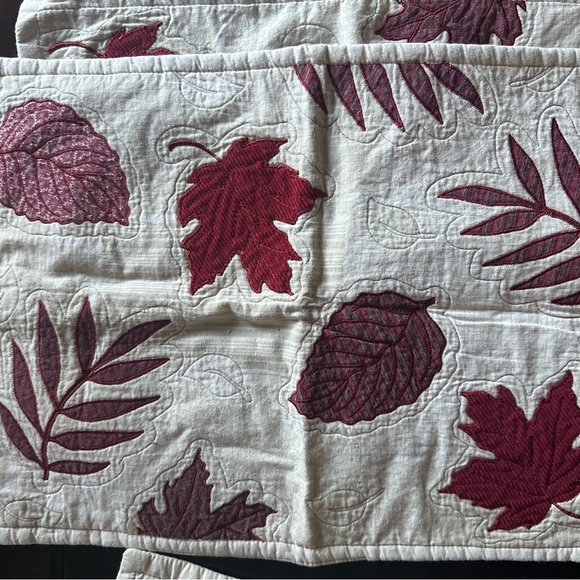 Fall Harvest theme, (4) Placemats and (4) Coordinating Napkins - Picture 8 of 10